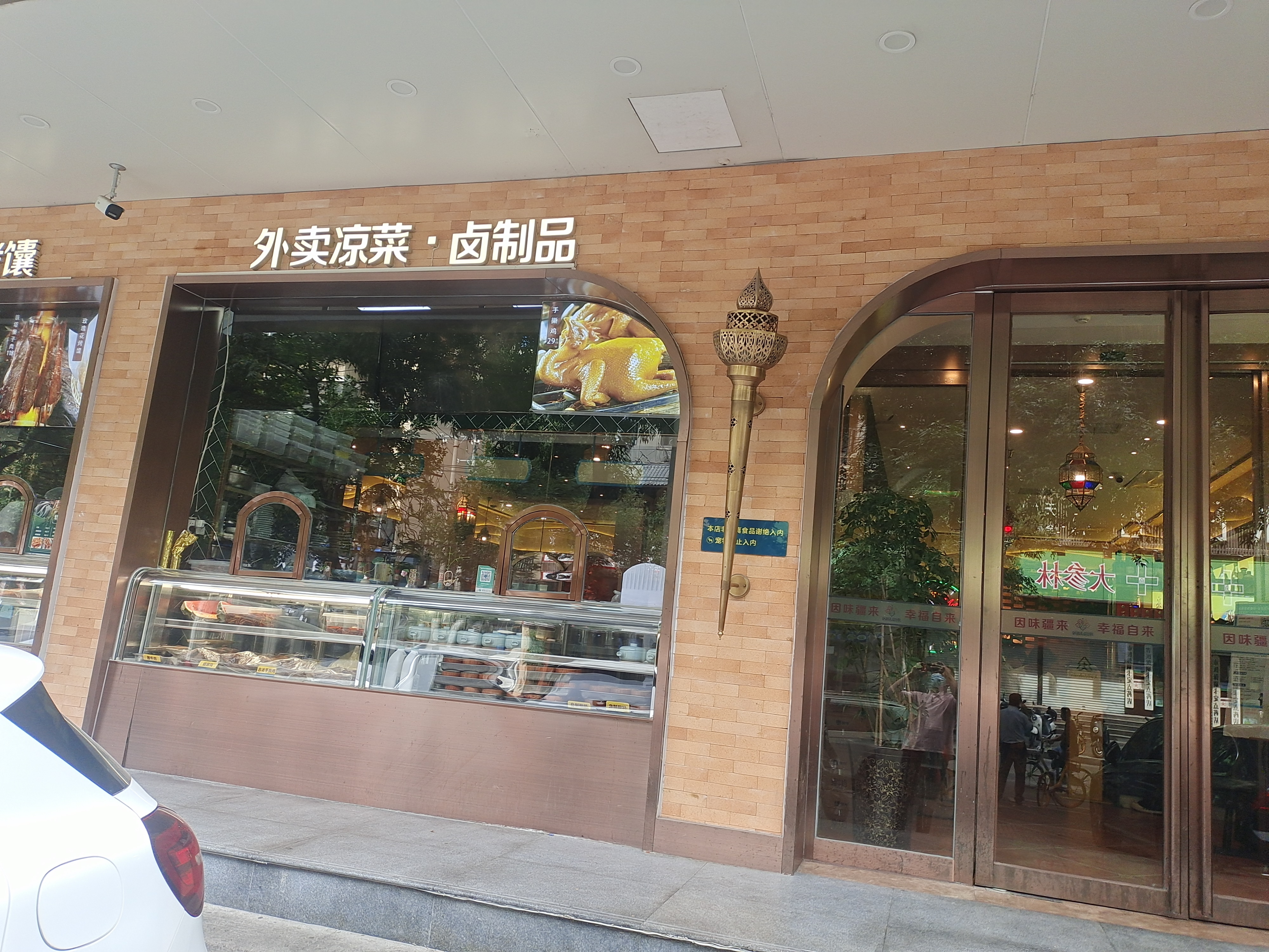 河南鄭州建筑裝修用粘土二分片裝修現(xiàn)場(chǎng)